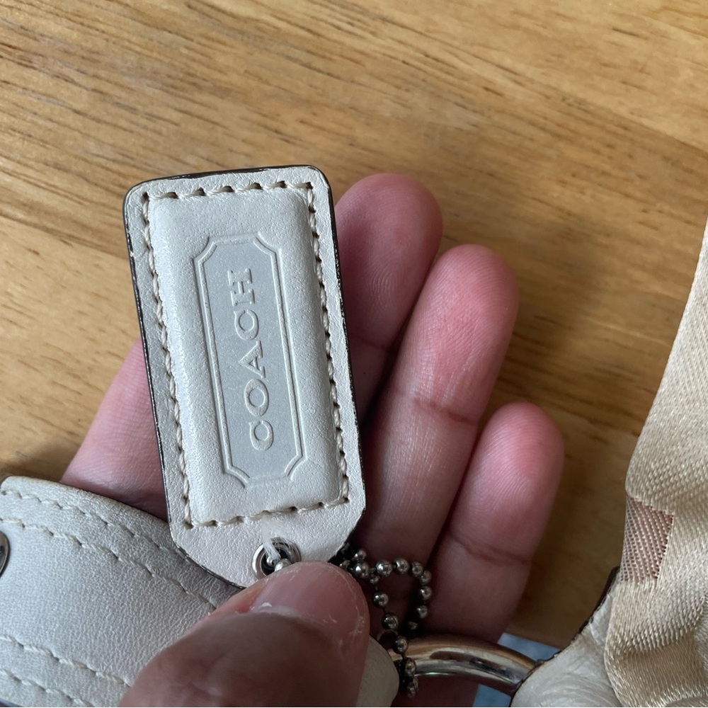 Carly Bag In Optic Signature Sv/White Khaki/Natural - Picture 13 of 16